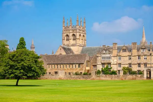 Tour Chauffeur Windsor Castle, Stonehenge & Oxford